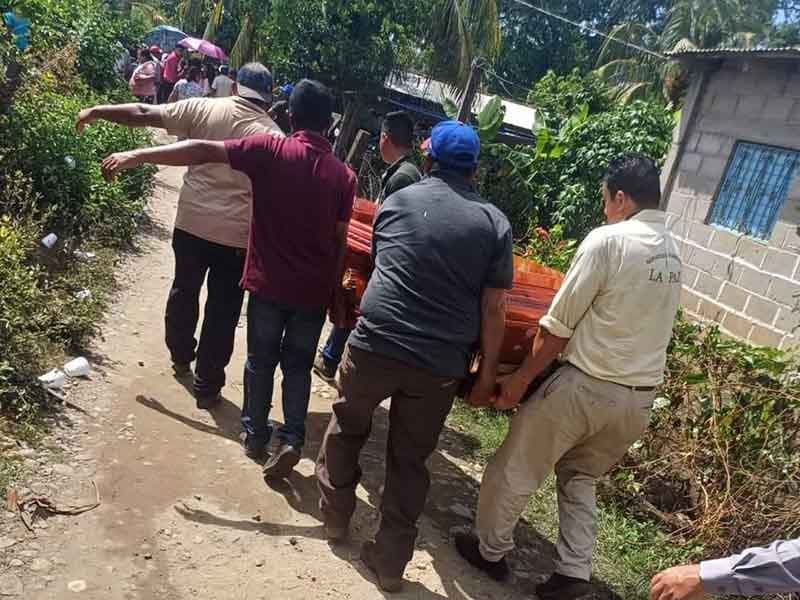 Rayo mata a dos pescadores en Pijijiapan 