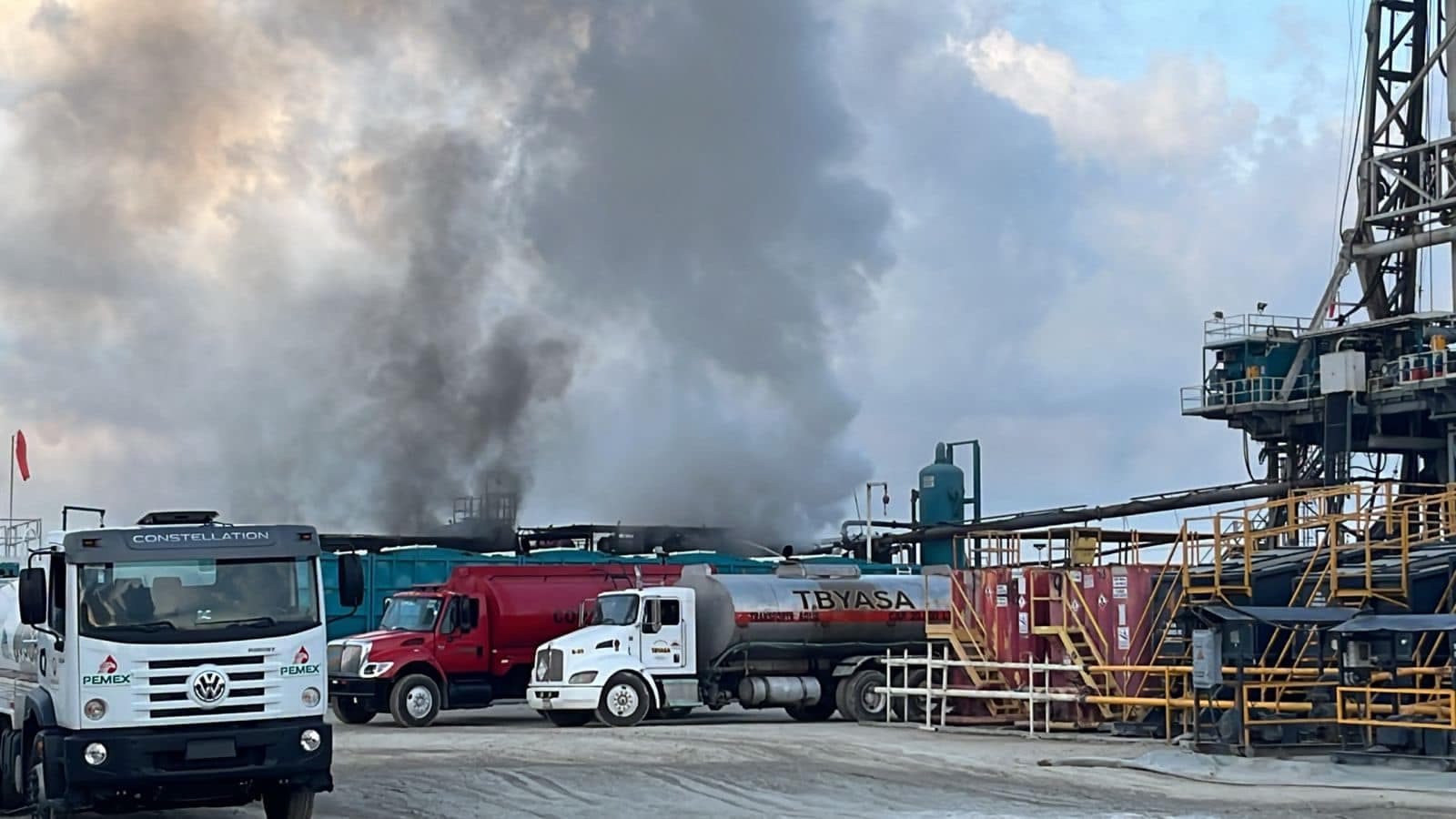 Controlan incendio del pozo Tupilco de Comalcalco