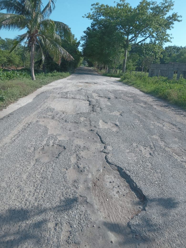 Destruye Pemex carreteras de comunidades de Cunduacán 
