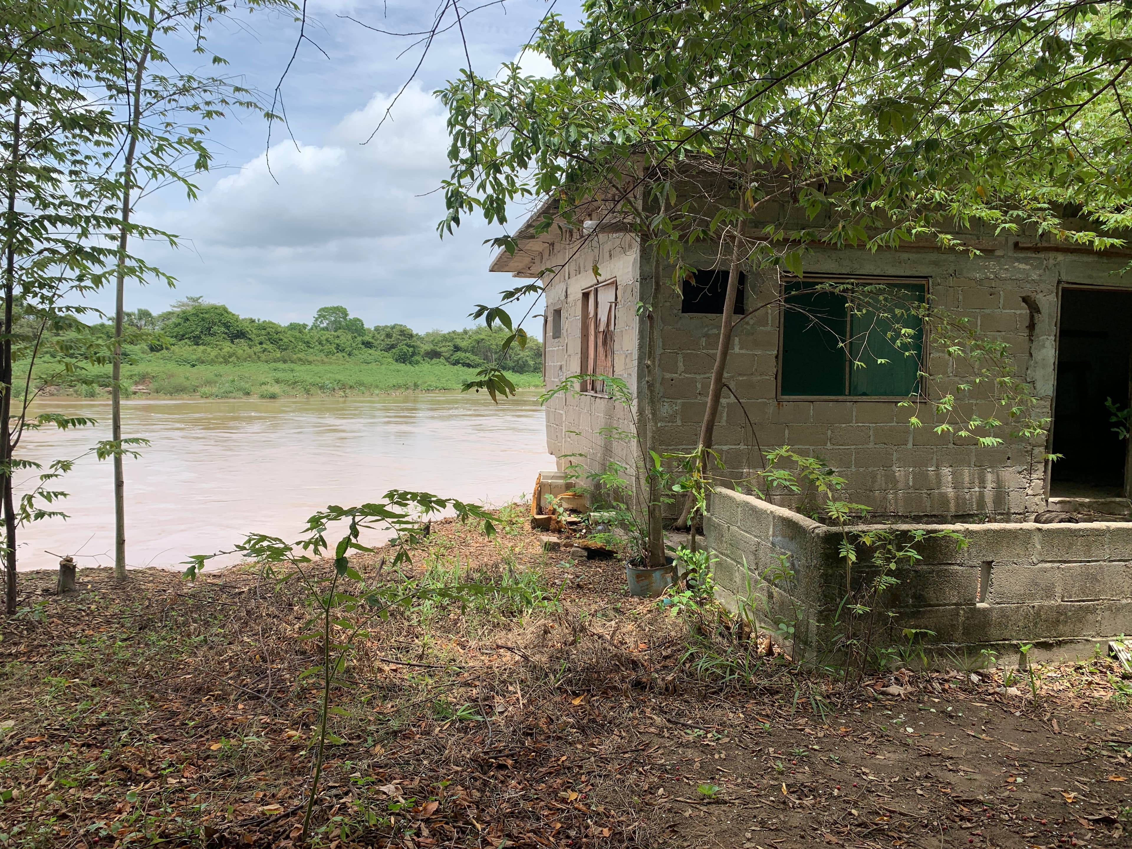 Iniciarán licitación para reforzar bordos del río La Sierra