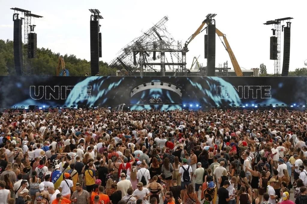 Muere mujer en primer día de Tomorrowland tras incendio 