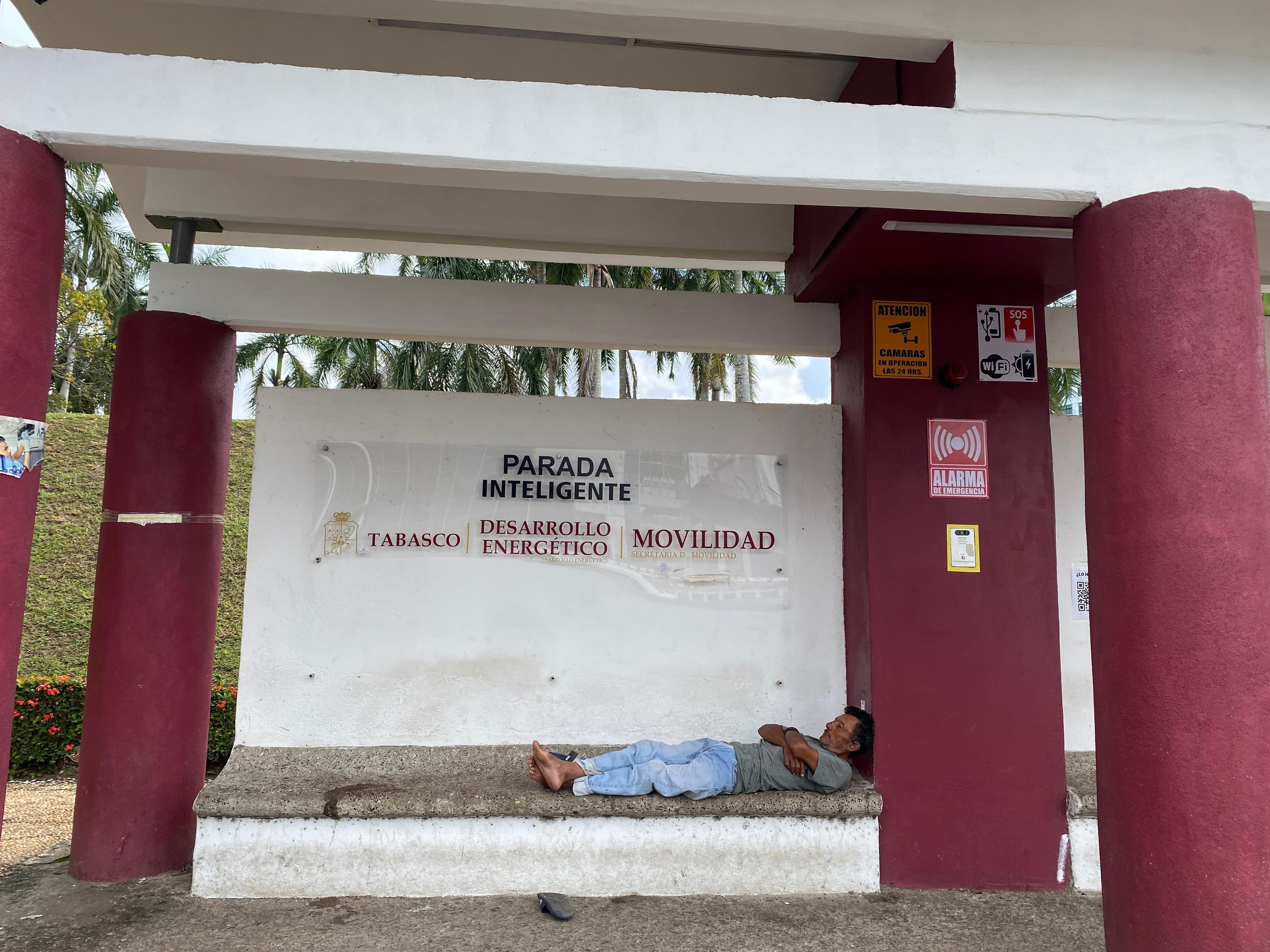 Paradas modernas no garantizan seguridad, opinan tabasqueños