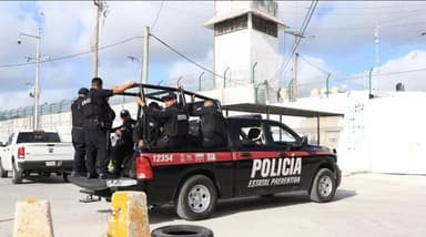 ImagenSe casarán 43 parejas en bodas colectivas en penal de Cancún
