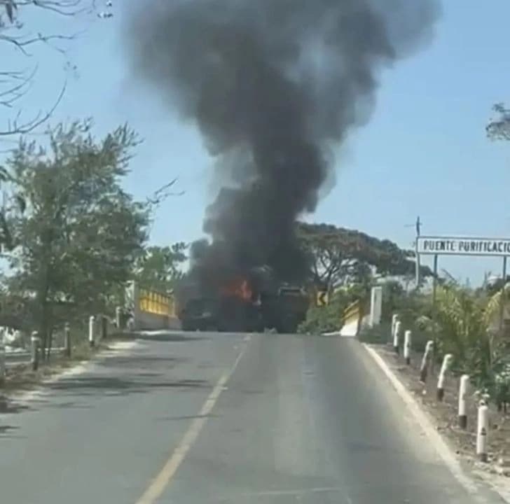 Reportan al menos cinco narcobloqueos en Jalisco