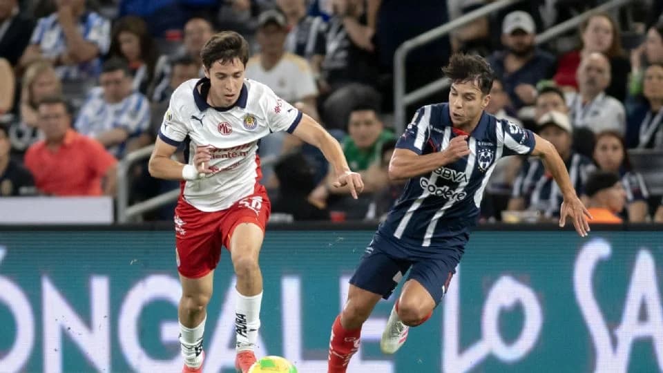 Defensa de Chivas jugará en Países Bajos