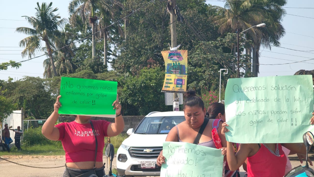 Con bloqueo en carretera de El Cedro, Nacajuca padres de familia de kínder consiguen reparación de aires acondicionados 