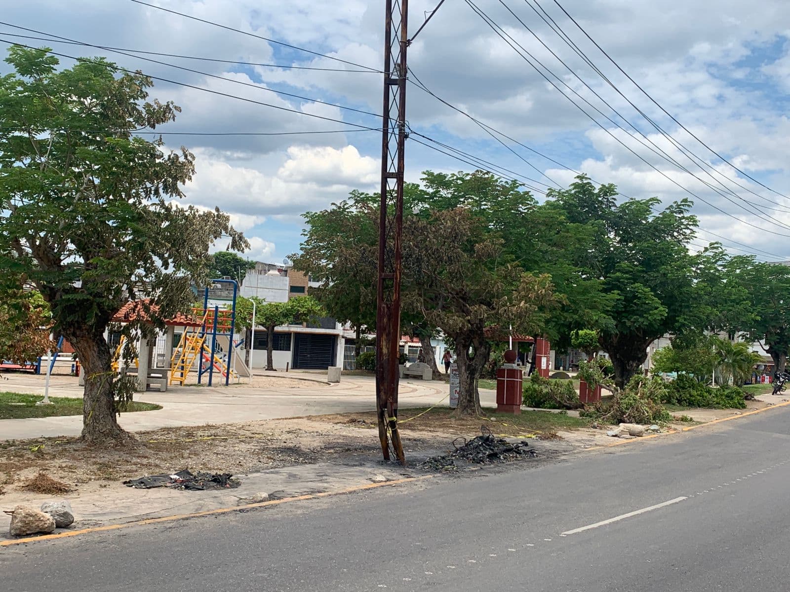 Temor por constantes accidendes viales en El Espejo II