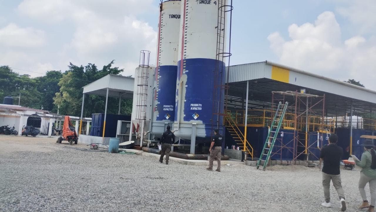 FGR asegura 833 mil litros de hidrocarburos en Comalcalco 