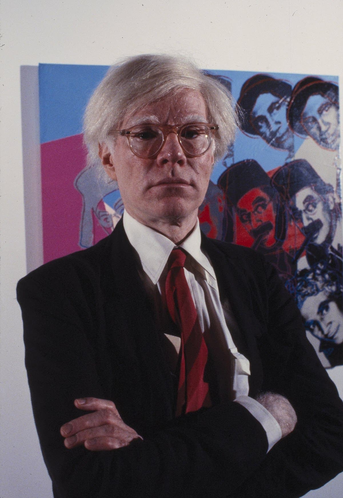 Roban dos obras de Andy Warhol, en galería holandesa