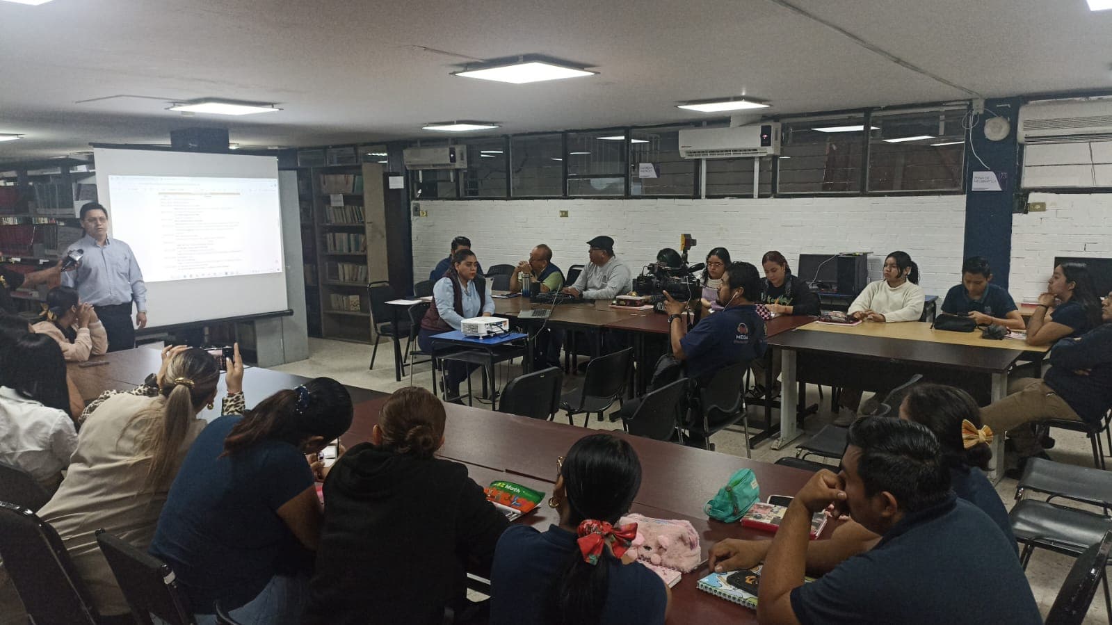 Incentivan titulación de estudiantes normalistas