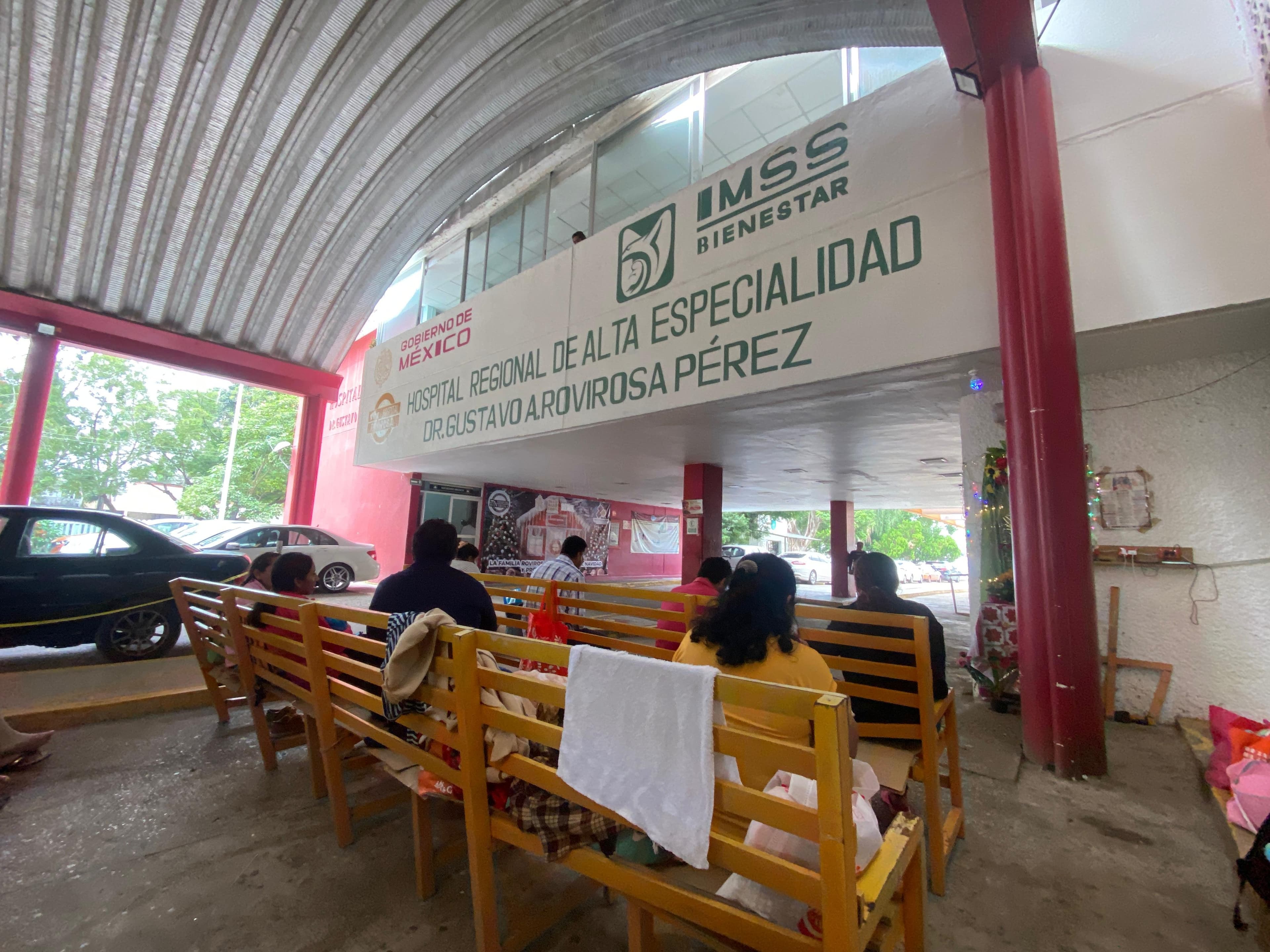 Escasean medicinas en hospital Rovirosa