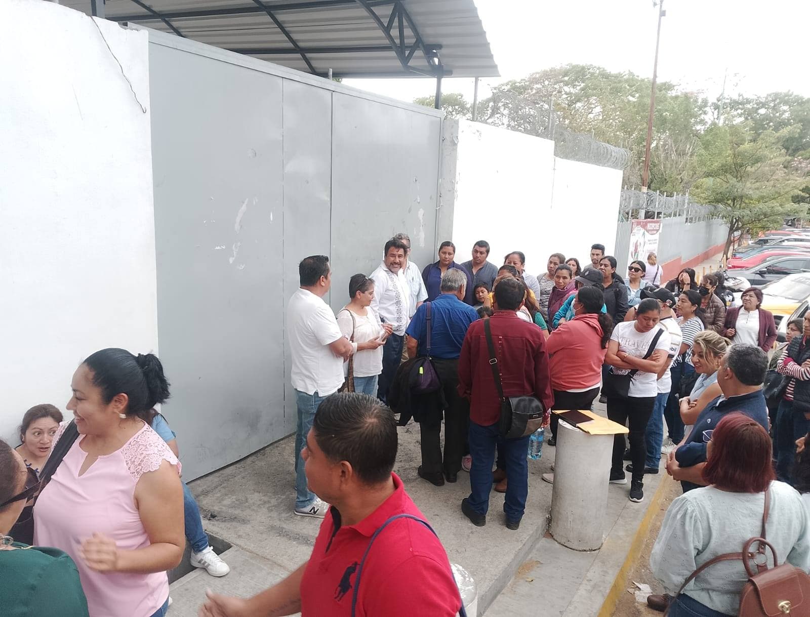 Exigen maestros y mejores espacios educativos, en Técnica #1 de San Cristóbal 