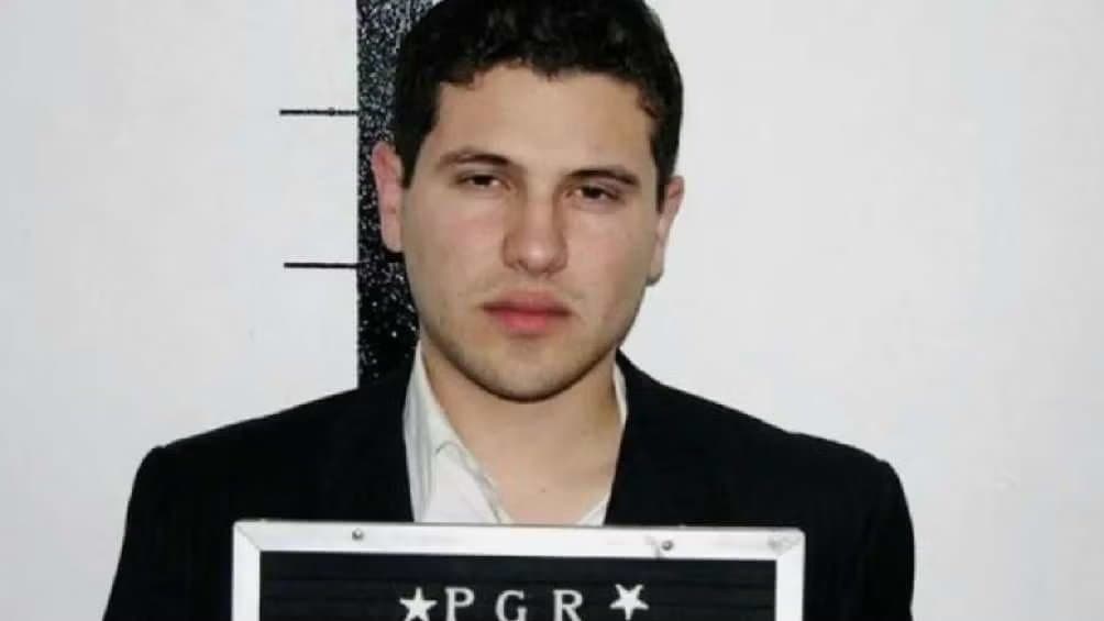 Se les escapa Iván Archivaldo a través de túnel en Culiacán