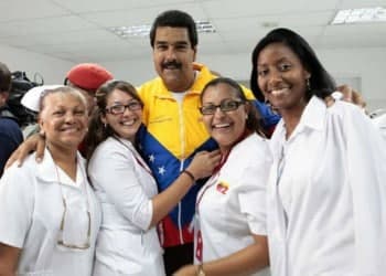 Se queda Venezuela sin médicos e inteligencia cubana