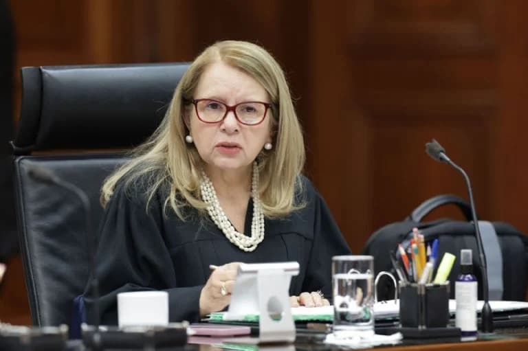 Ministra de la Suprema Corte compró camioneta que usaba por debajo de su valor