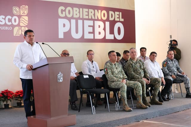 "Adelantan" pagos atrasados a trabajadores del estado