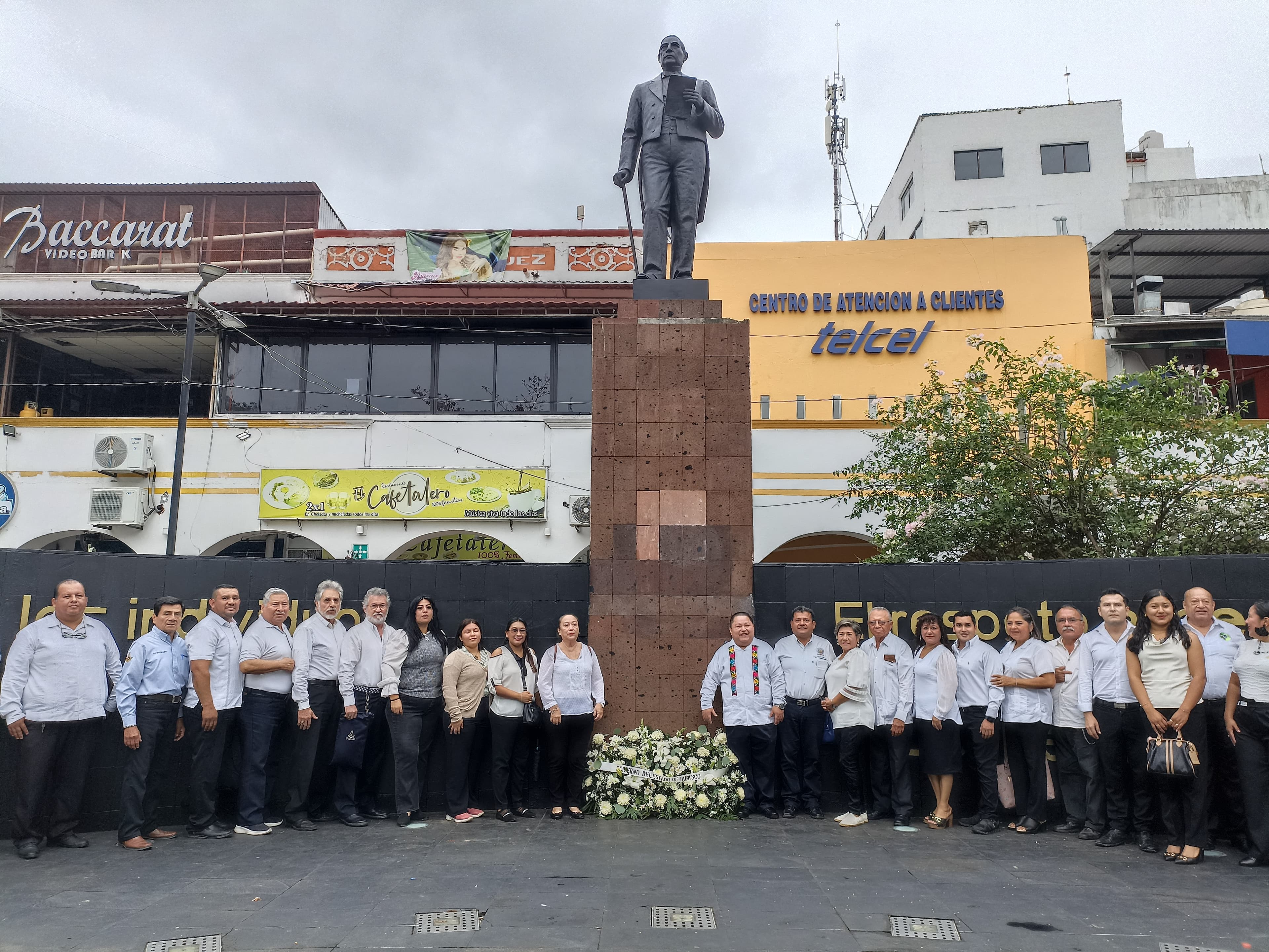 Masones rinden tributo a Juárez 