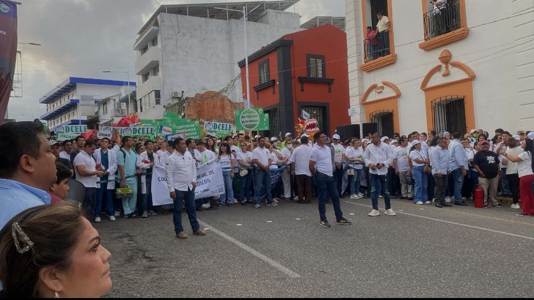 15 mil juchimanes honran legado juarista en Gallo Universitario 