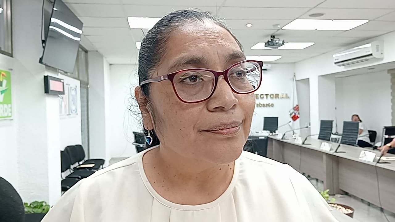 INE llama a ciudadanos a recoger su credencial con fotografía