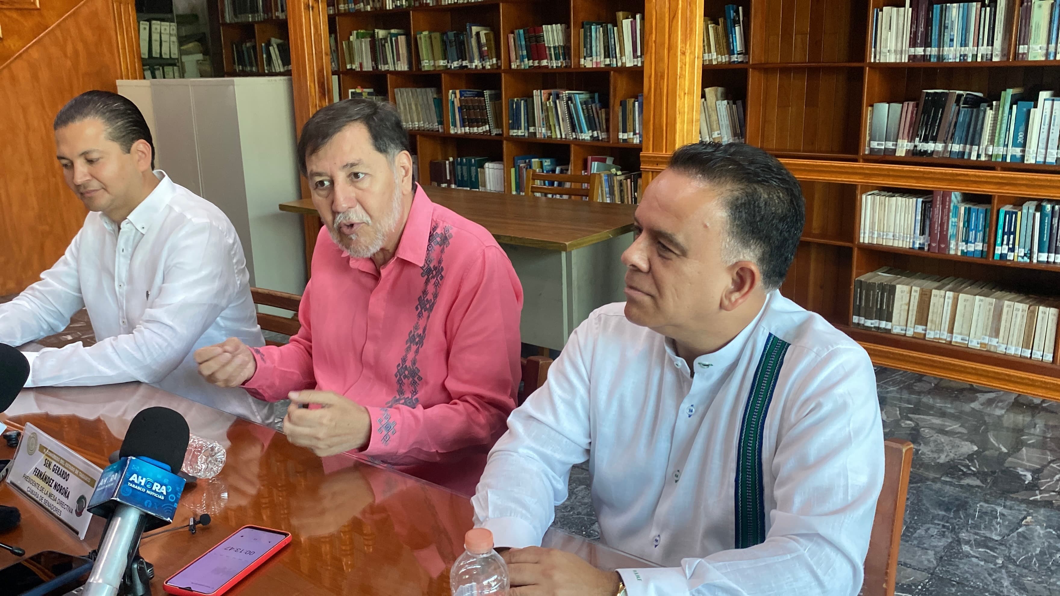 Responde Noroña sobre ciudadano que le arrebató su celular