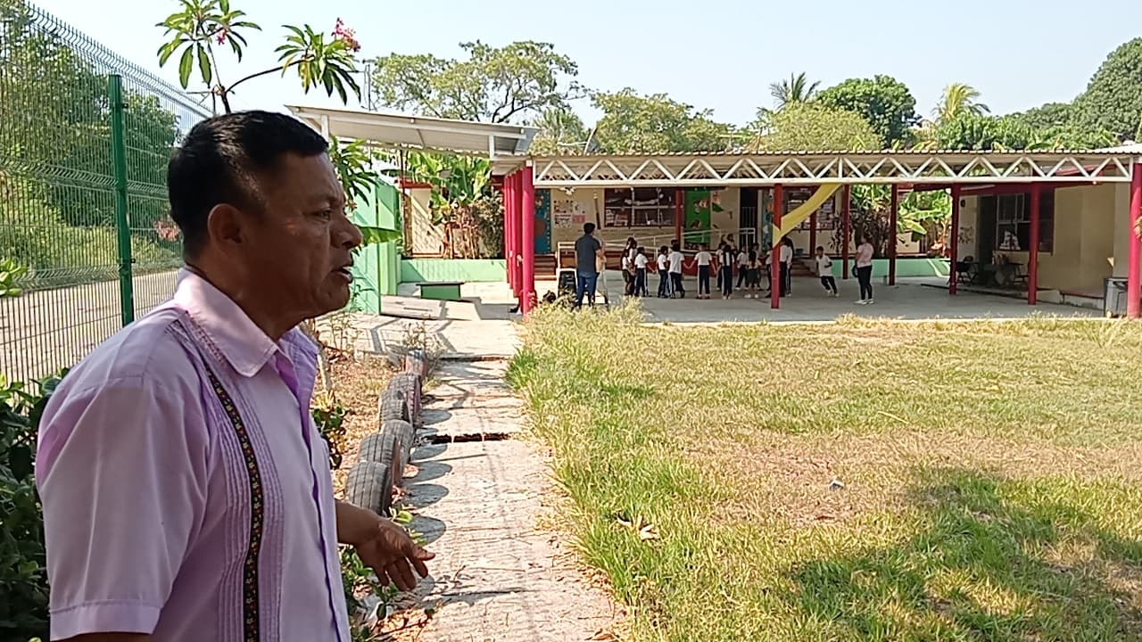 Exigen reparación de drenaje pluvial en primaria de la zona Yokot’an