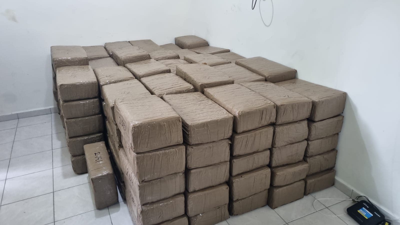 FGR asegura 700 kilos de droga 