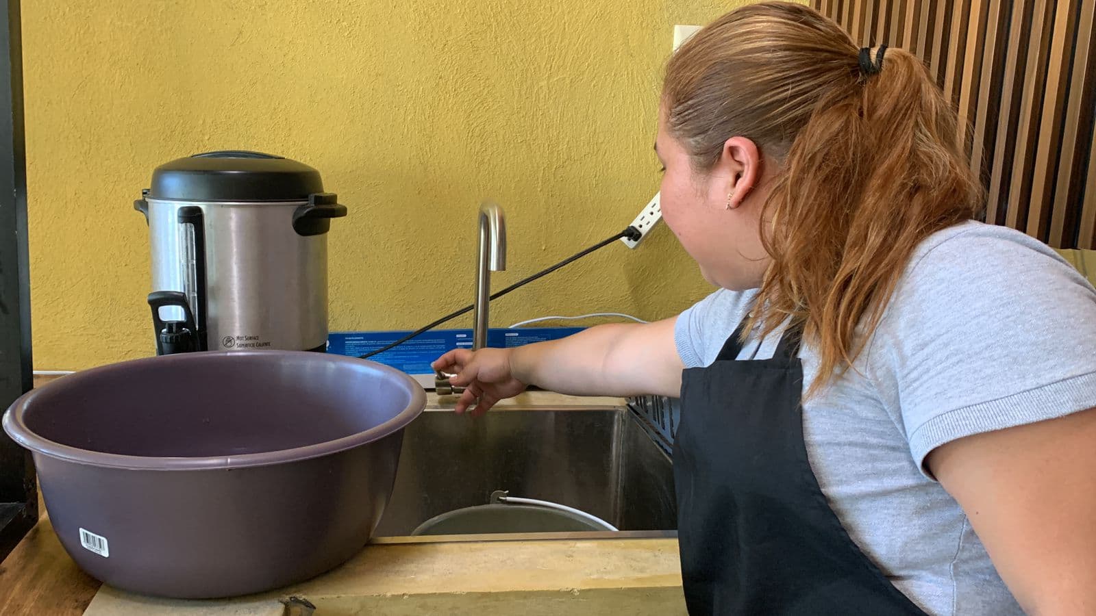 Estrenan mercado de Gaviotas sin agua y con micro locales 