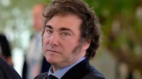 Milei llega a España en medio de conflictos con Pedro Sánchez 