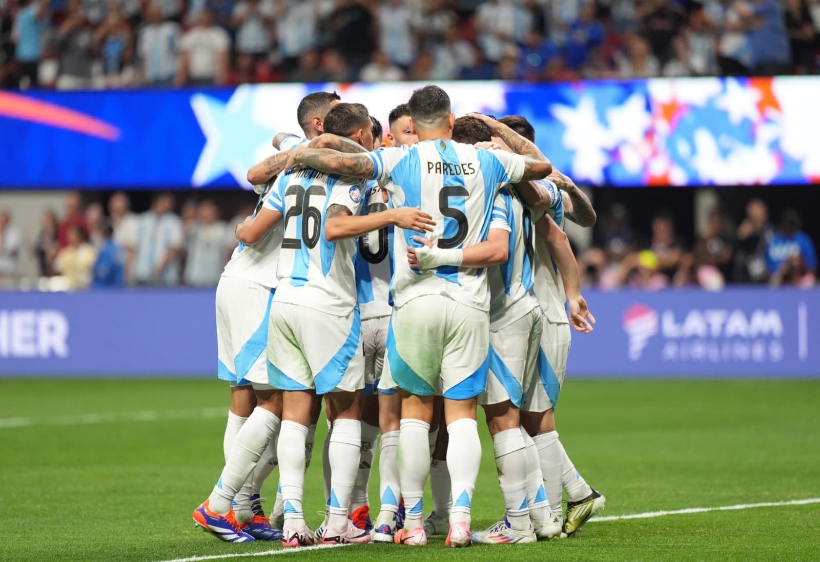 Con triunfo argentino se inaugura la copa América