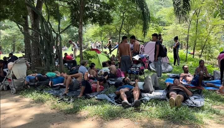 Migrantes "Caravana de Jesucristo" avanza en Veracruz 