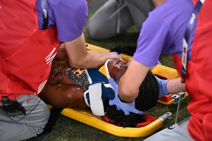 Sufre aparatosa caída campeona olímpica en Mundial de Atletismo 