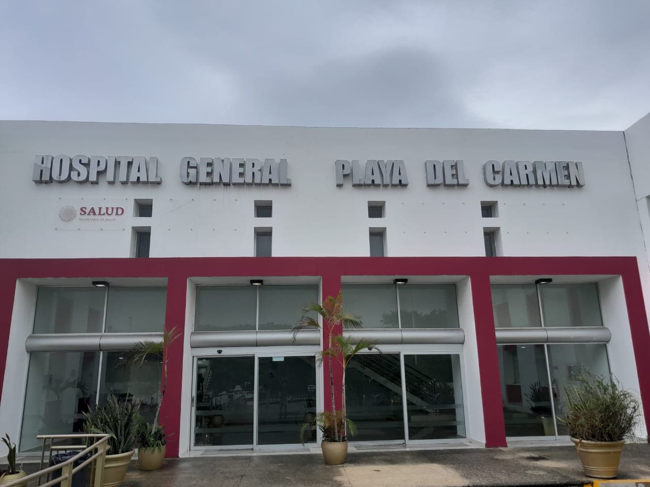 Cadáveres en descomposición en hospital de Playa del Carmen