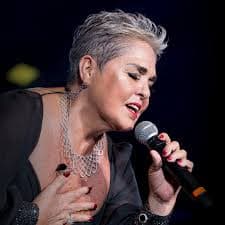 Por “cuestiones de salud”, Lupita D’Alessio pospone conciertos en CDMX