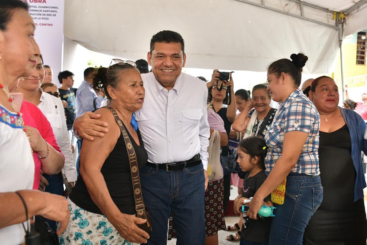 Negocia May con Osuna cesión de Malecón para reactivarlo
