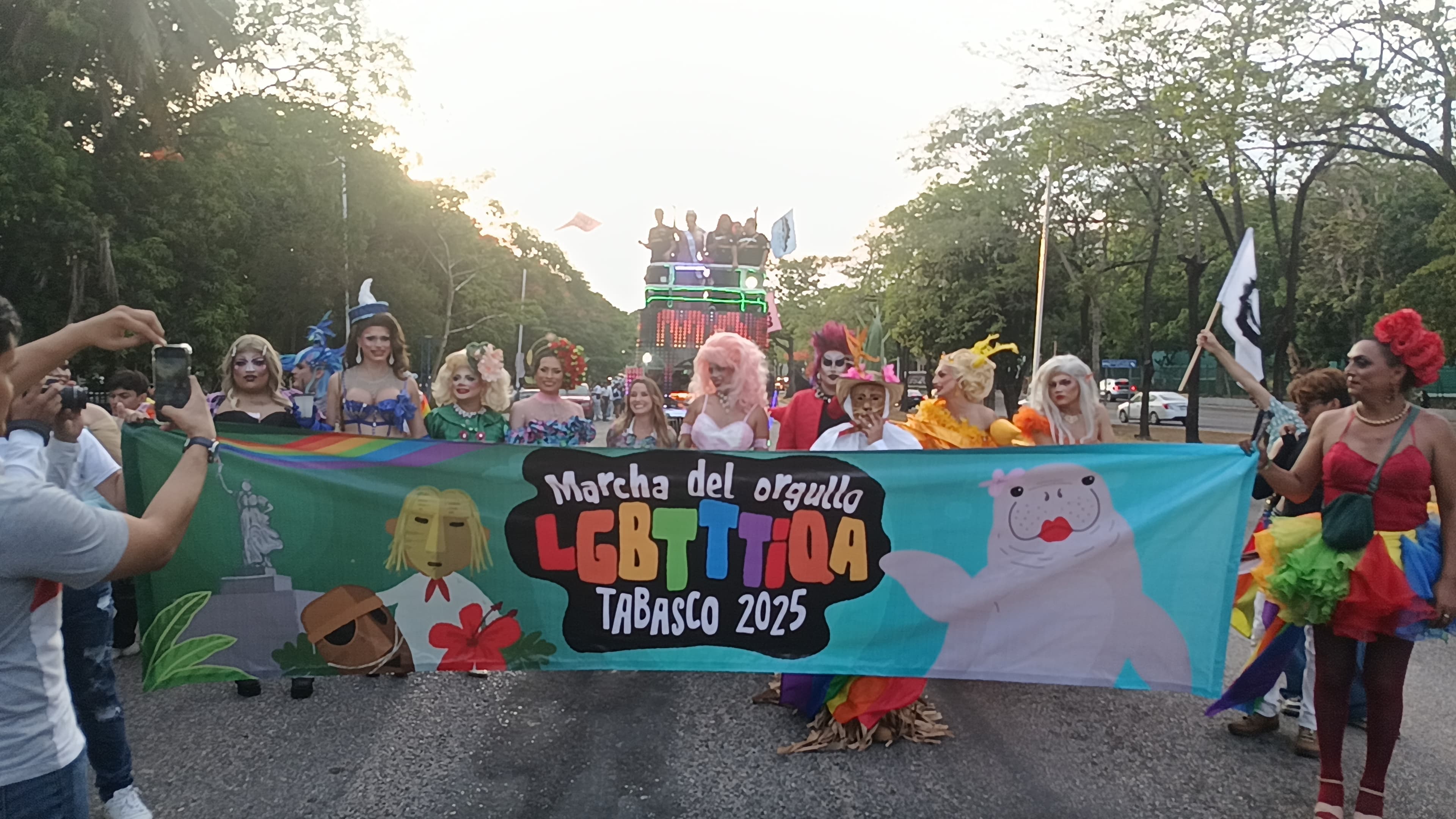 Marcha en Villahermosa por el orgullo LGBTTTIQ+