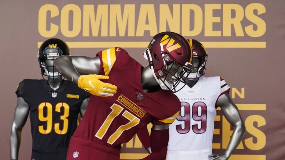 Trump amenaza a Commanders no construir estadio si no retoman el nombre de Redskins