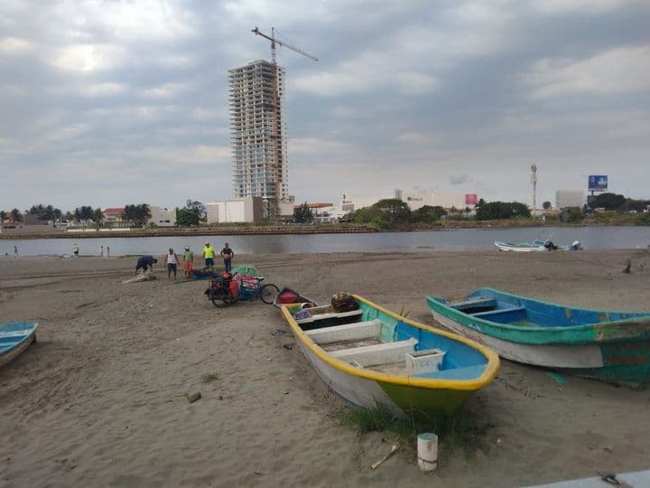 Pescadores solicitan acelerar dragado del río Jamapa