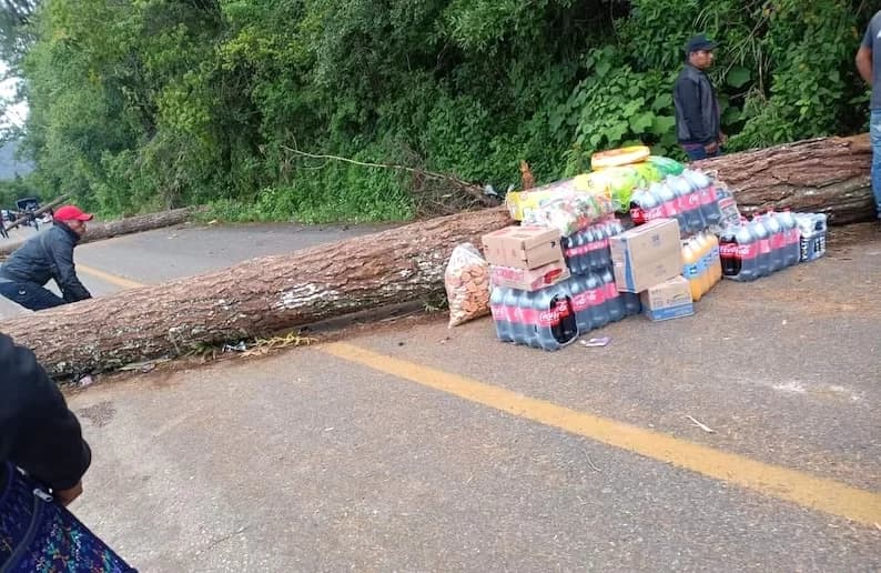 Comunidades acuerdan levantar bloqueos en Oxchuc