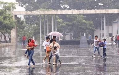 ImagenDomingo lluvioso en Tabasco