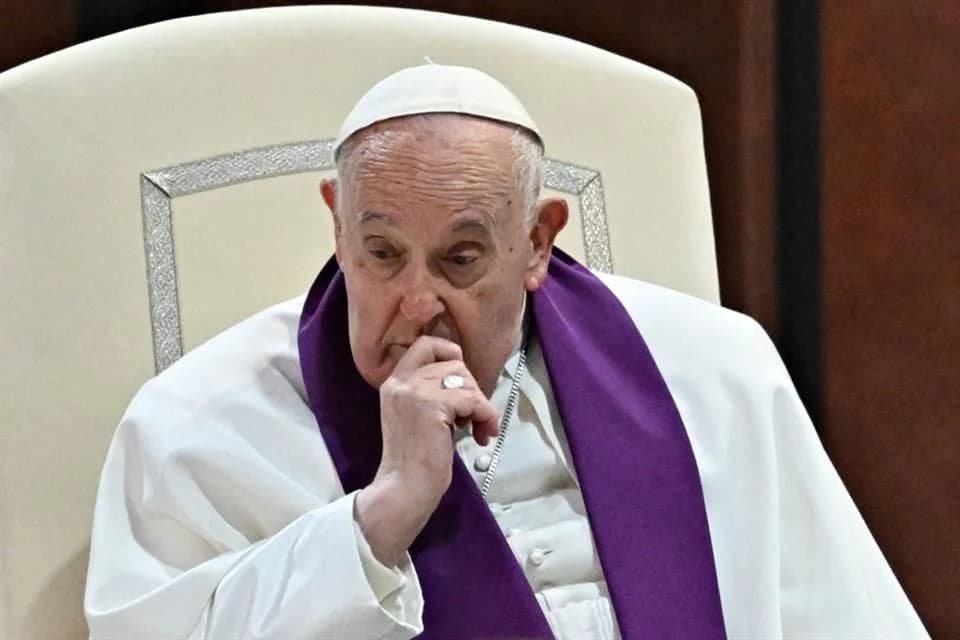 El Vaticano informó que Papa Francisco presenta “insuficiencia renal leve”