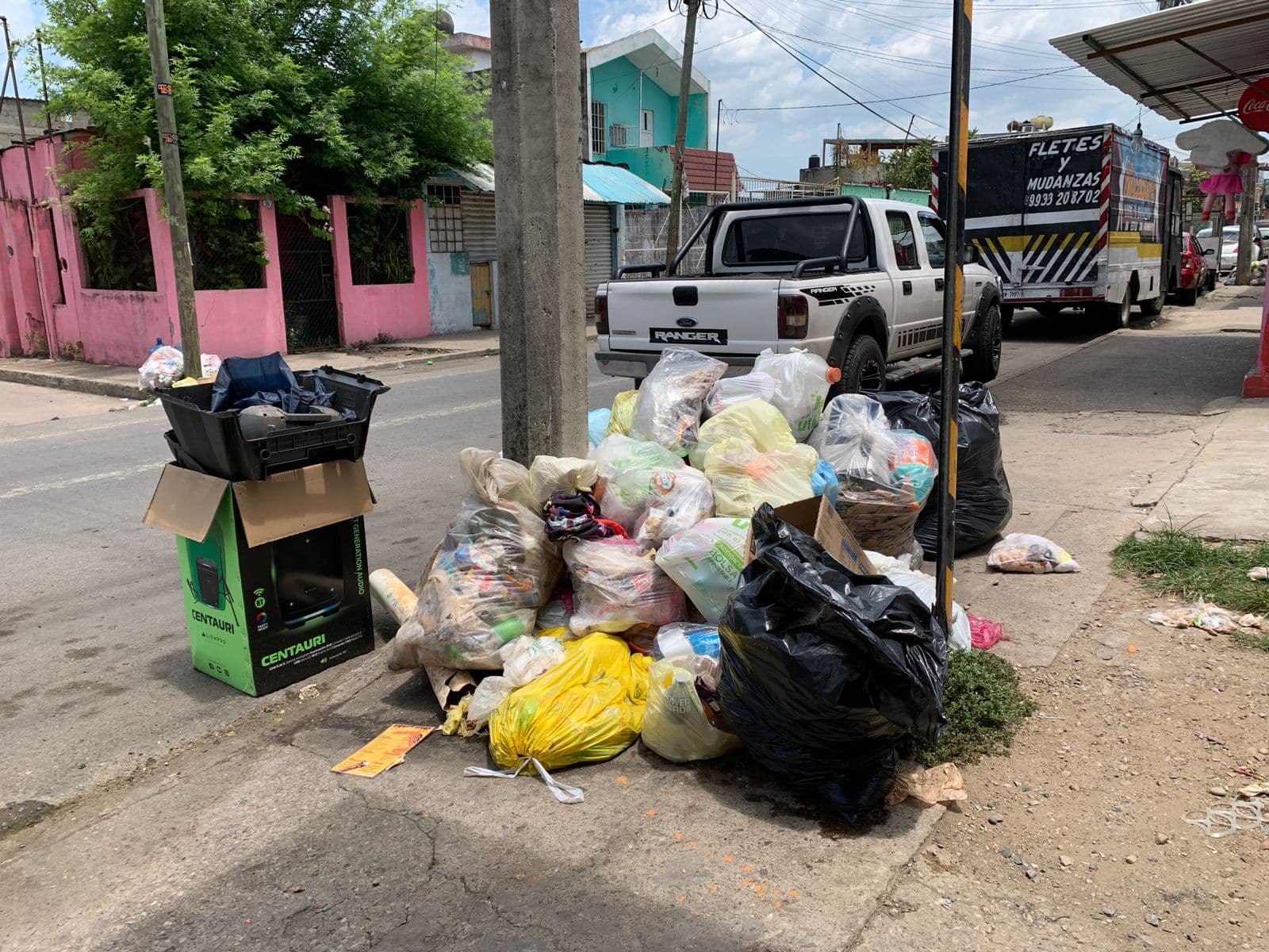Viven entre la basura en Atasta y Tamulté
