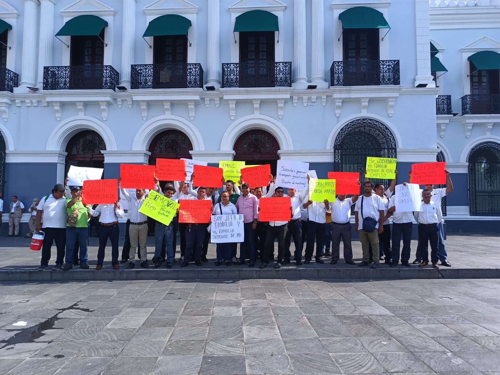 Exigen choferes pago de subsidio al gobierno