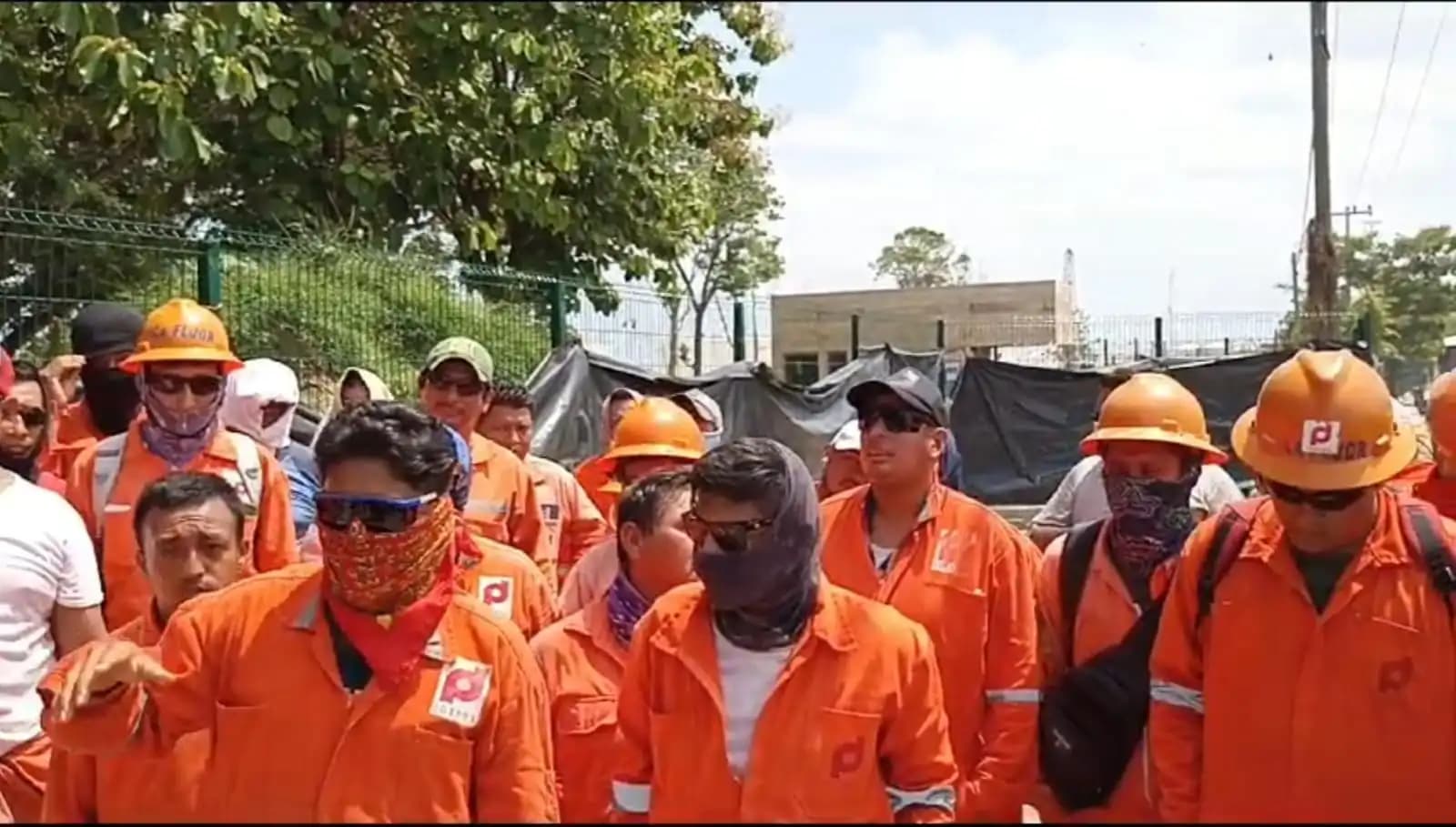 Reclaman obreros de la Refinería mejores salarios