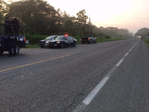 Despojan a fémina de auto en Paraíso 