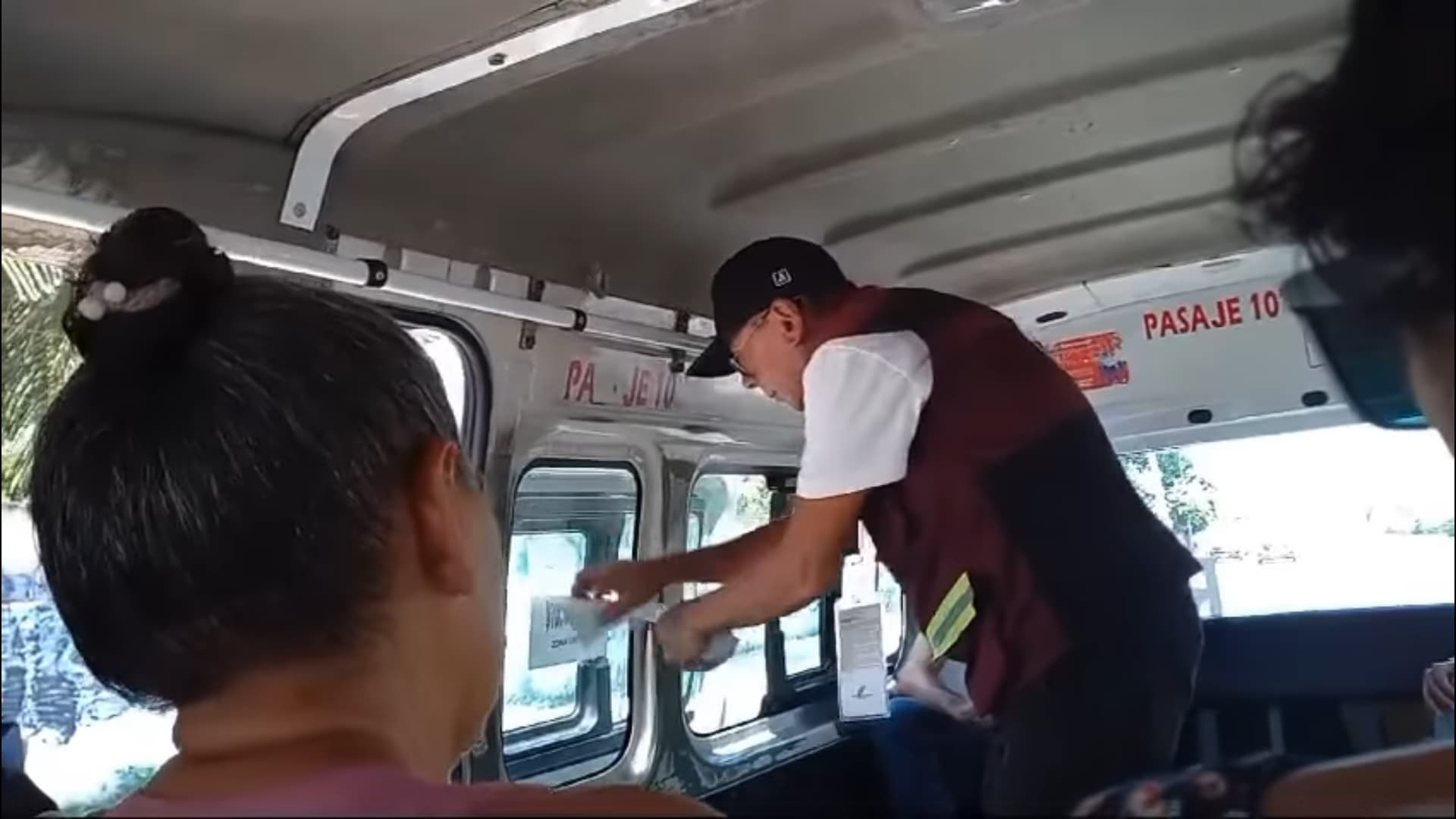 Siguen conflictos en Riviera Maya por alza de pasaje 