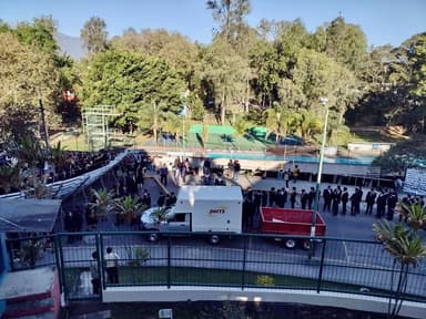 ImagenProtección Civil revisará tras colapso de grada en graduación de la UV en Xalapa