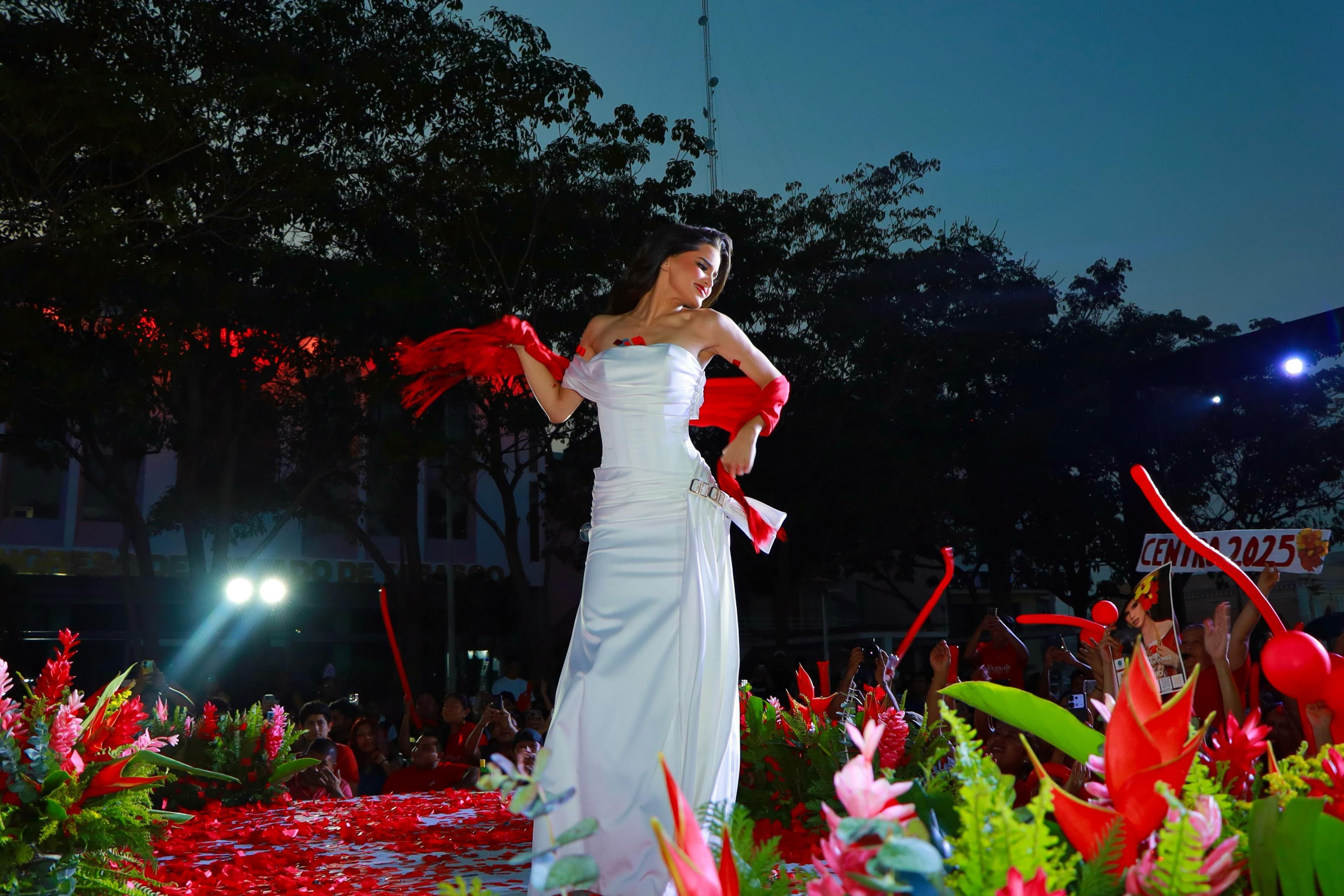 Centro presenta oficialmente a Alejandra Mier y Terán 