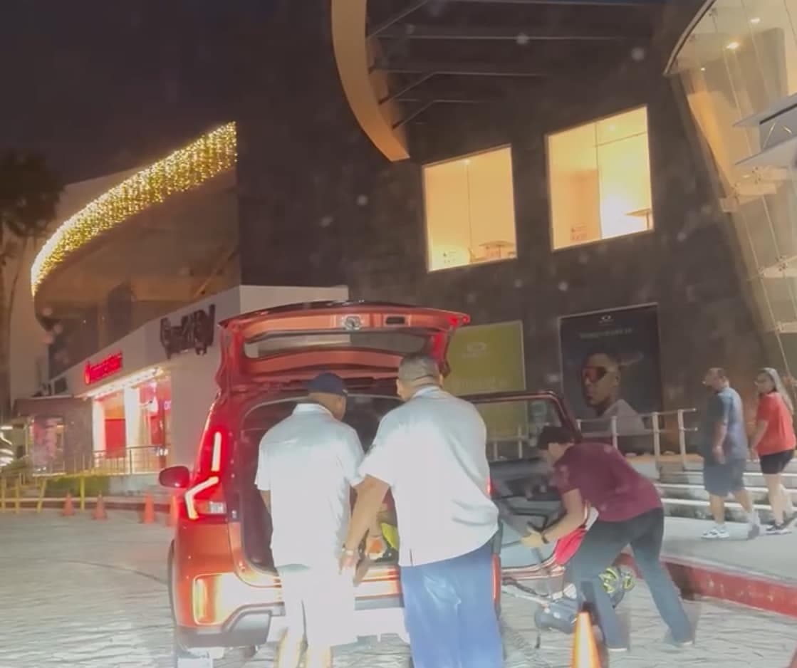 Enfrentamiento entre taxista y conductor de Uber 