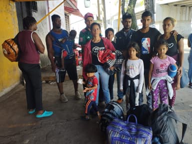 ImagenA pan y agua nos tienen: Migrantes 
