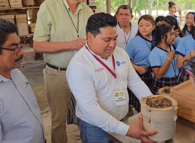 ImagenPotencian con ciencia producción de miel en Campeche